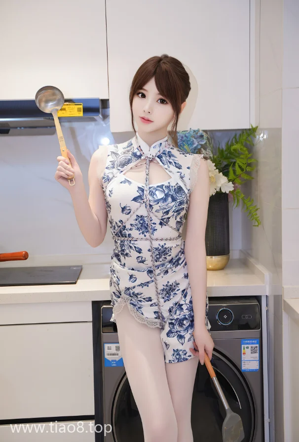 梦灵儿Mini这套做饭少女cos写真第3张