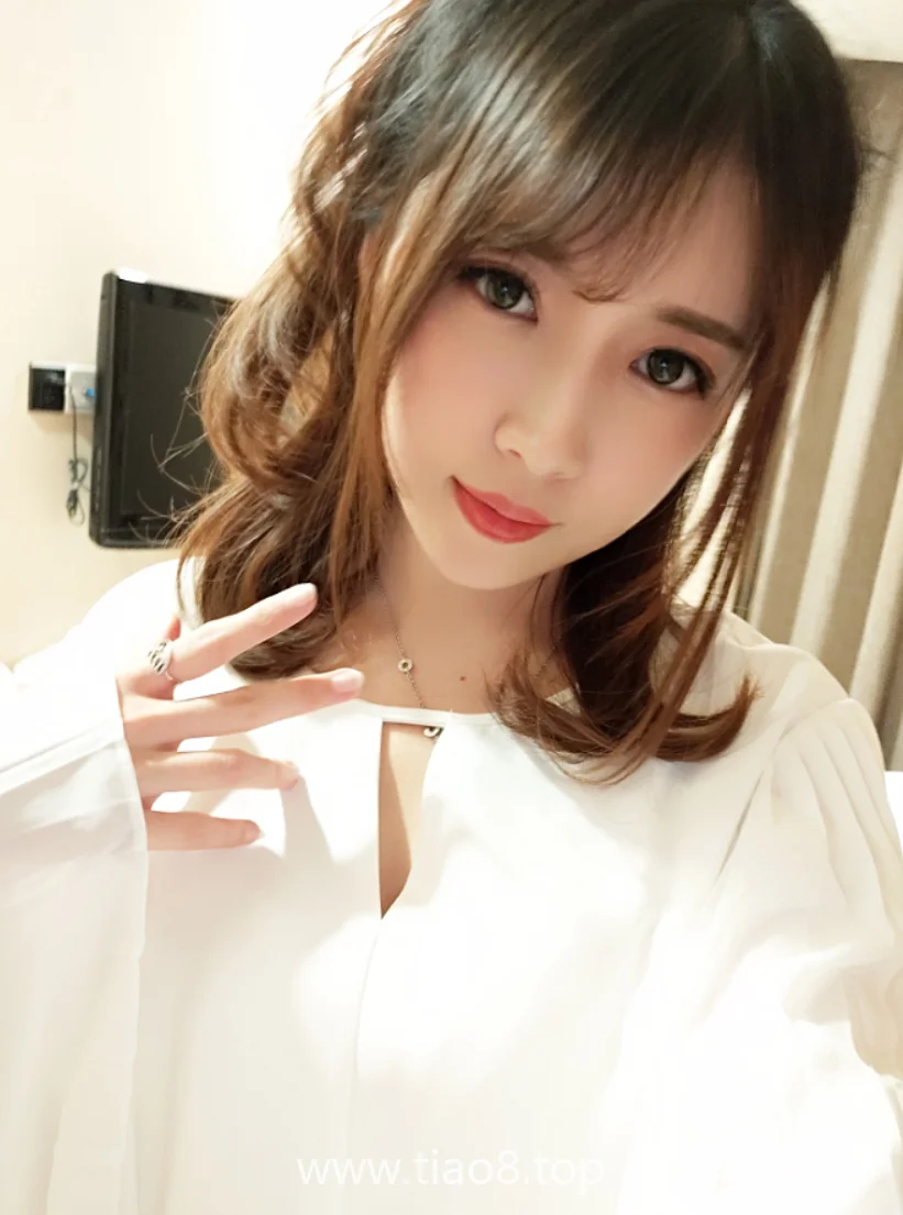 小巫女露娜的OL风肤色连裤袜cos写真第3张