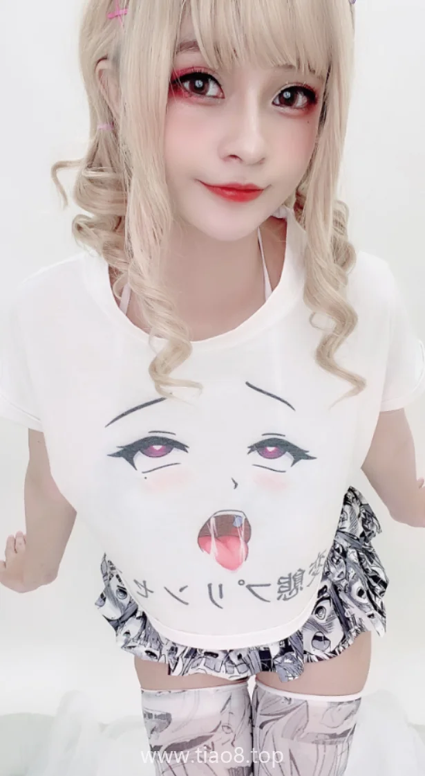 Azami阿黑颜衣服cos写真第2张 Azami阿黑颜衣服cos写真第2张