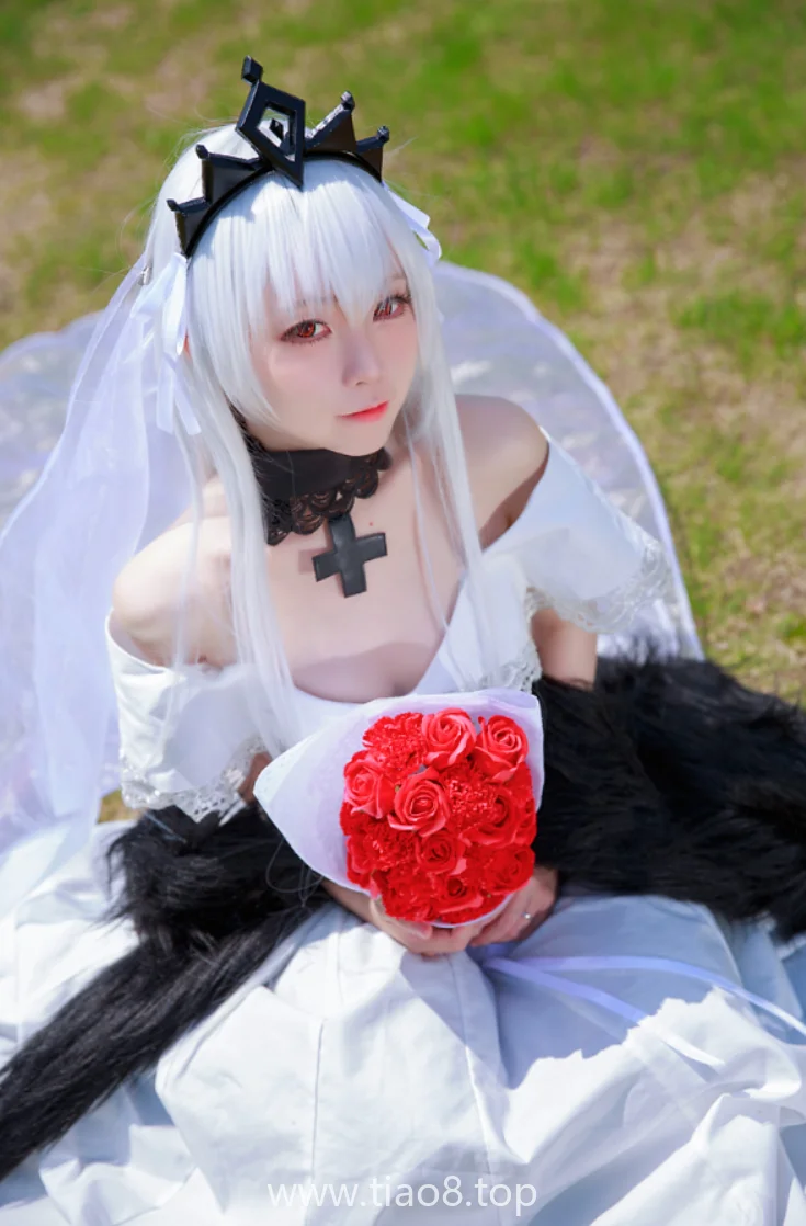 G44不会受伤婚纱德皇cos写真第3张