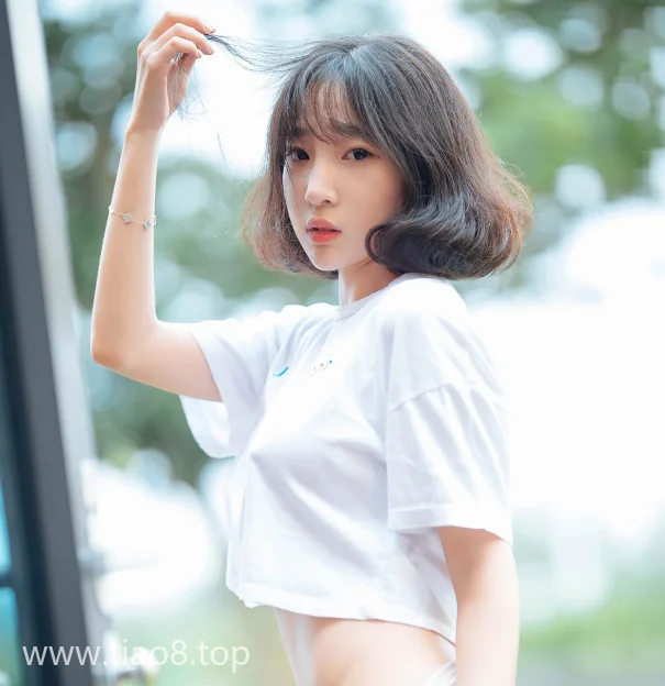 阳光透过树叶打下来cos写真第2张 阳光透过树叶打下来cos写真第2张