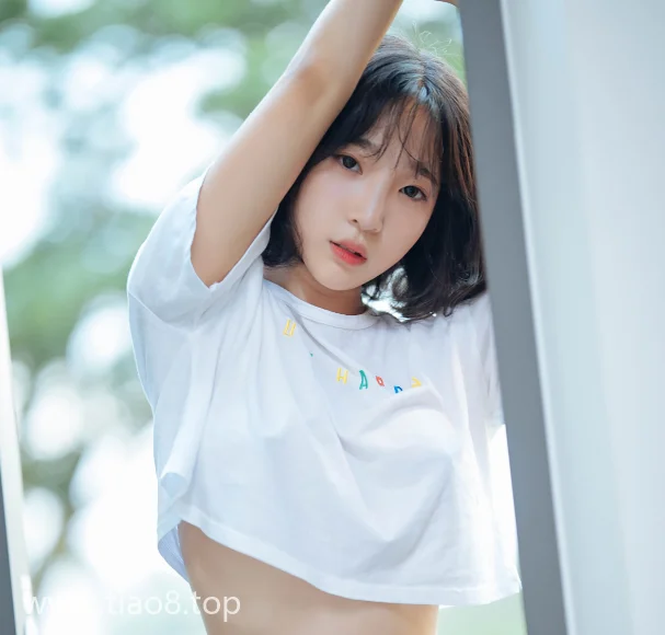 阳光透过树叶打下来cos写真第1张 阳光透过树叶打下来cos写真第1张
