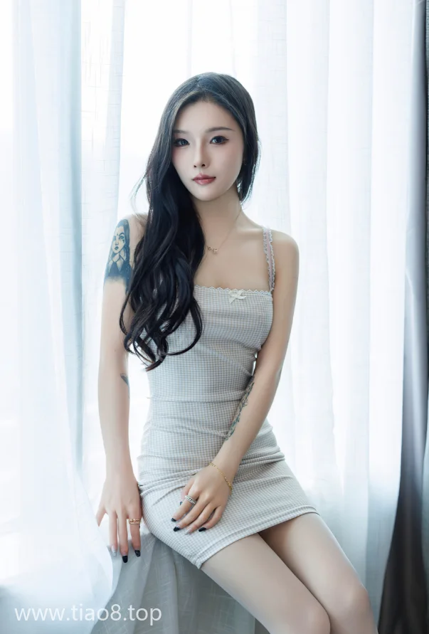 闺房里那件白色长睡衣cos写真第2张 闺房里那件白色长睡衣cos写真第2张