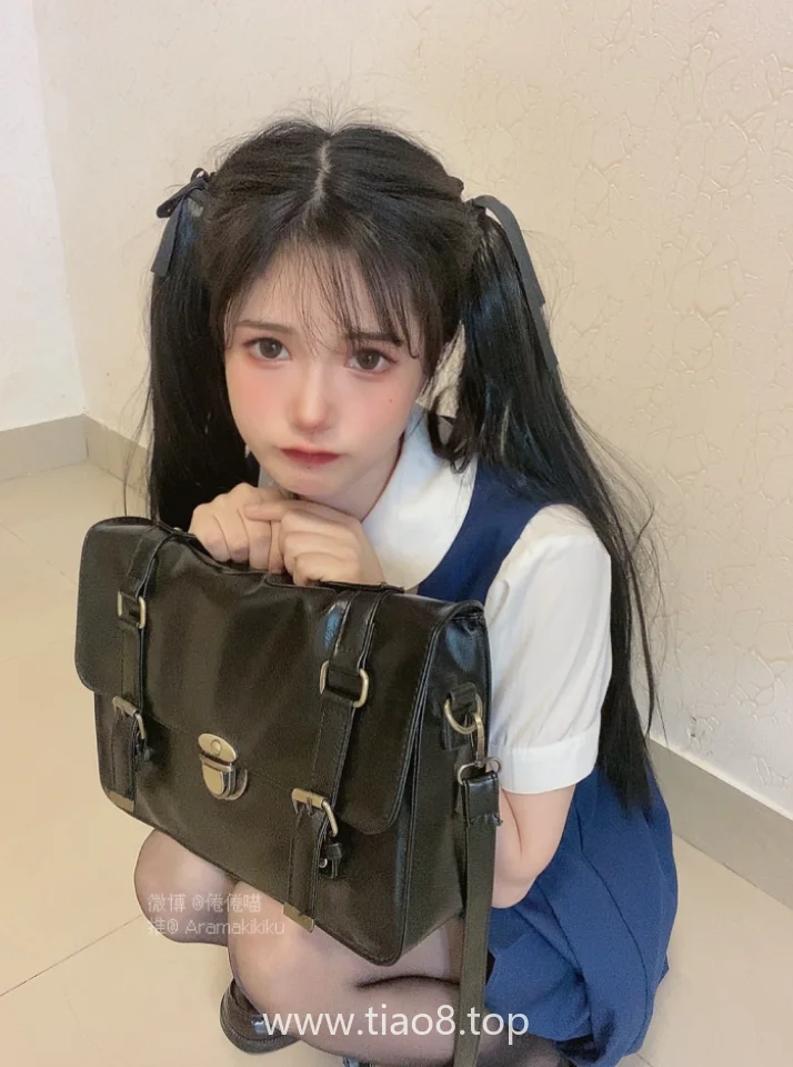 倦倦喵这期JK的书包里有什么cos写真第4张 倦倦喵这期JK的书包里有什么cos写真第4张