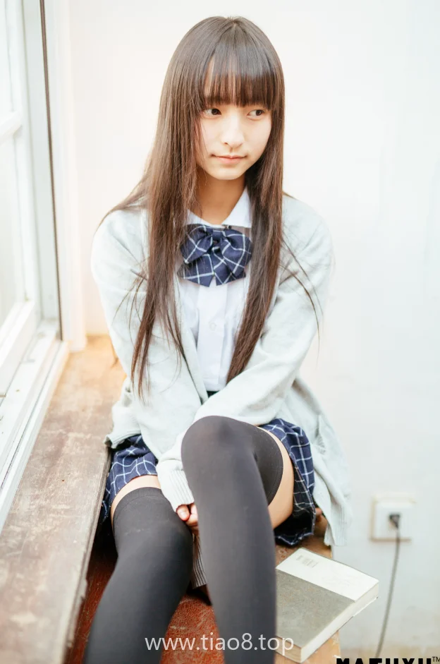 神楽坂真冬这组JK制服cos写真第1张 神楽坂真冬这组JK制服cos写真第1张