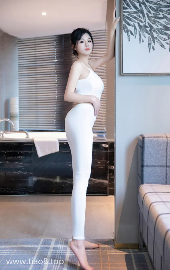 白色舞蹈服加明亮大厅cos写真第3张 白色舞蹈服加明亮大厅cos写真第3张