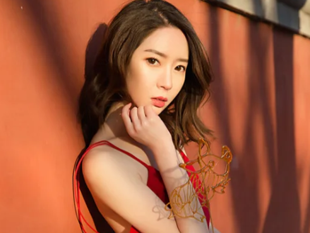 大年三十的老家院子,梦心玥新年少女这套图年味挺足