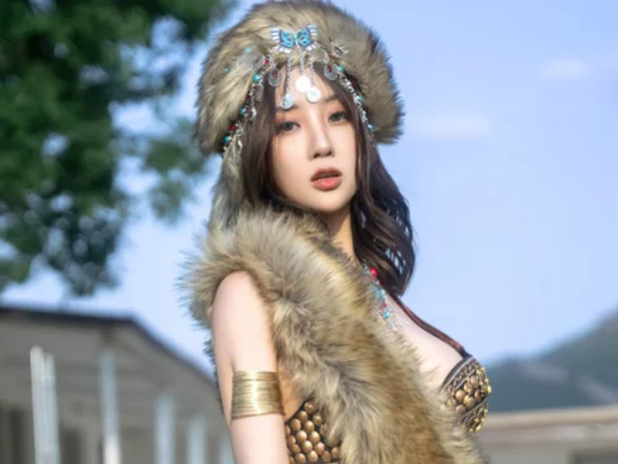 原始时代配旷野风光,筱慧icon这期原始美人有味道
