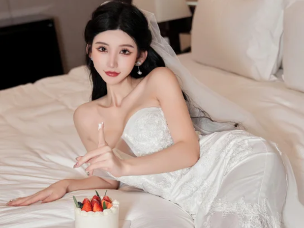 周于希Sally的新娘装,客厅100张图蛋糕那几张确实甜