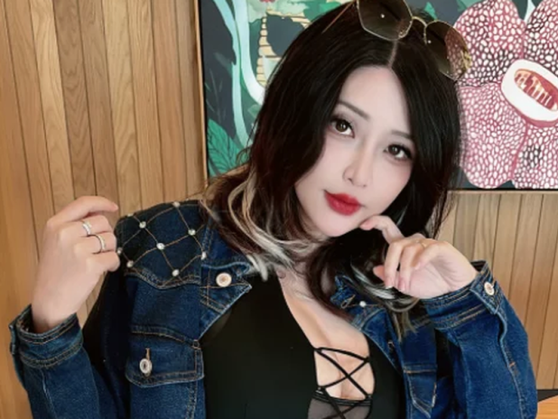 14张图Hana Bunny拍奶茶店,Denim Bunny那个笑真甜