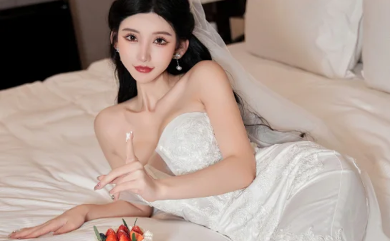 周于希Sally的新娘装,客厅100张图蛋糕那几张确实甜